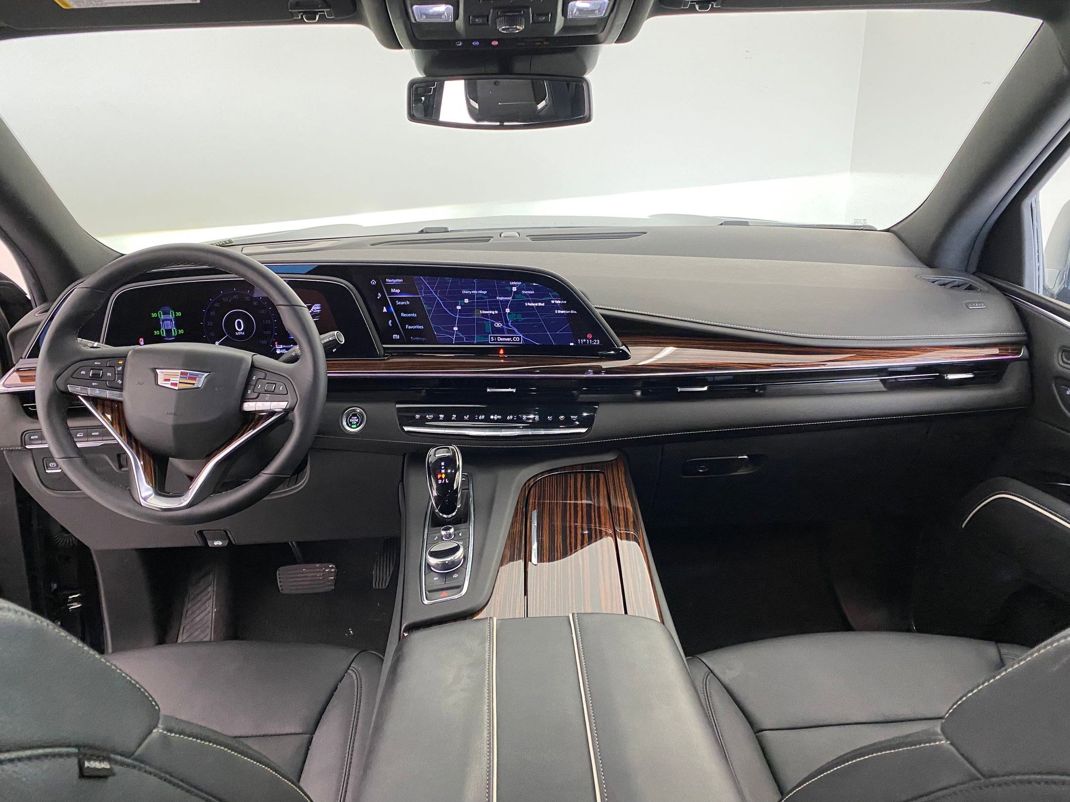 Used 2022 Cadillac Escalade Luxury image 15