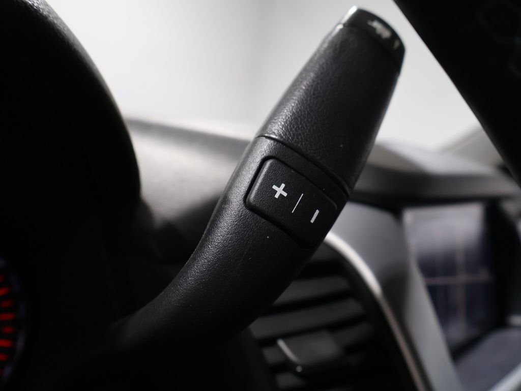 Used 2016 GMC Yukon SLT image 42