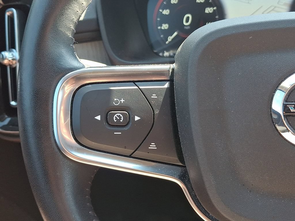 Used 2021 Volvo XC40 T5 Inscription w/ Climate Package AWD/4WD image 22