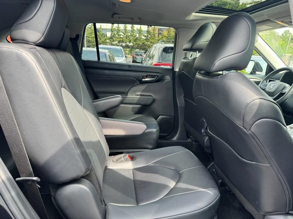 Used 2026 Toyota Highlander XLE AWD/4WD image 15