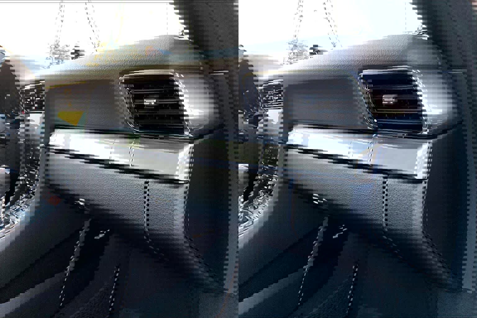 Used 2018 Porsche 911 Carrera image 20