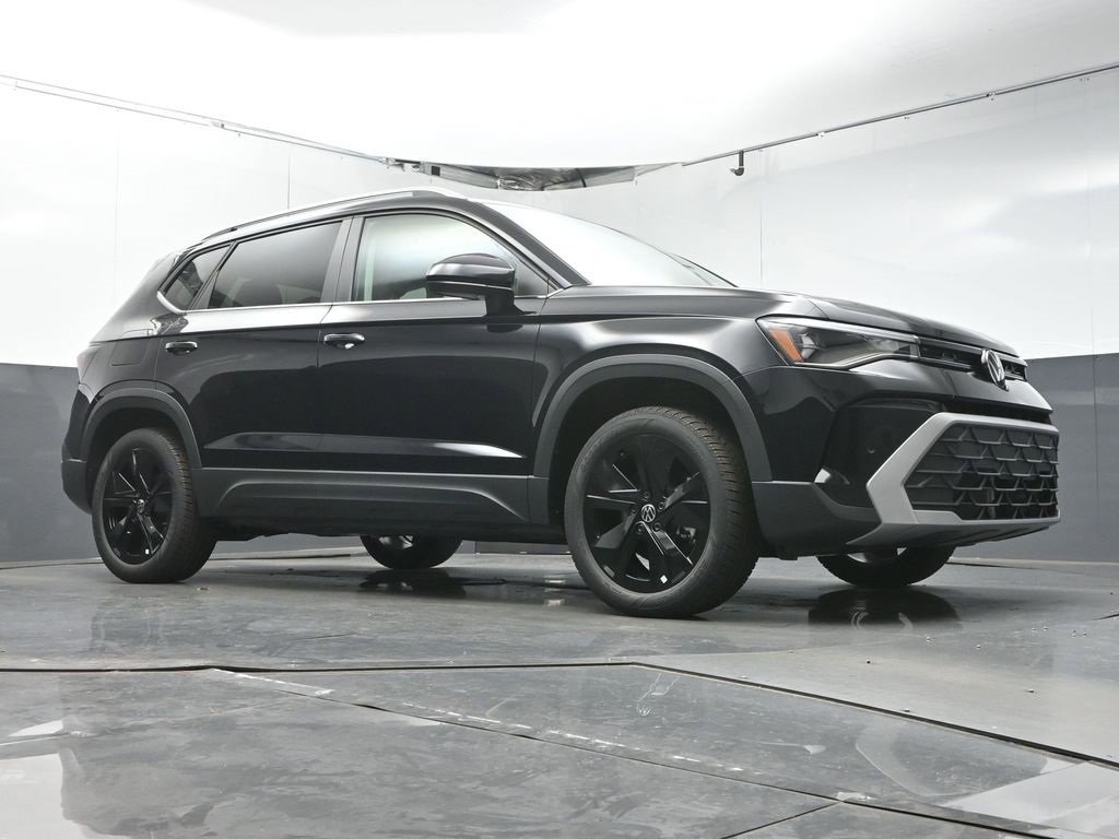 New 2025 Volkswagen Taos SE image 41