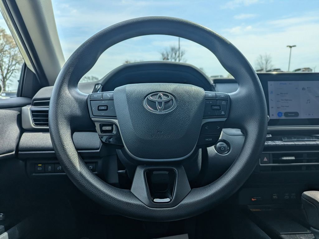 Used 2025 Toyota Camry LE image 21