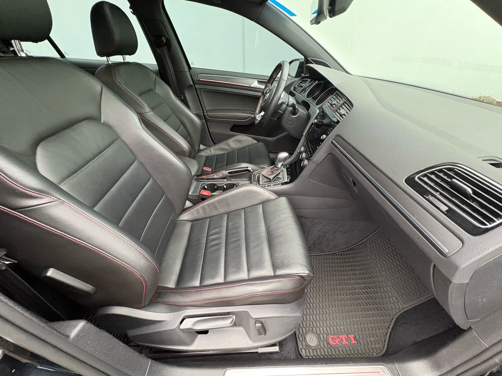 Used 2021 Volkswagen GTI Autobahn image 18