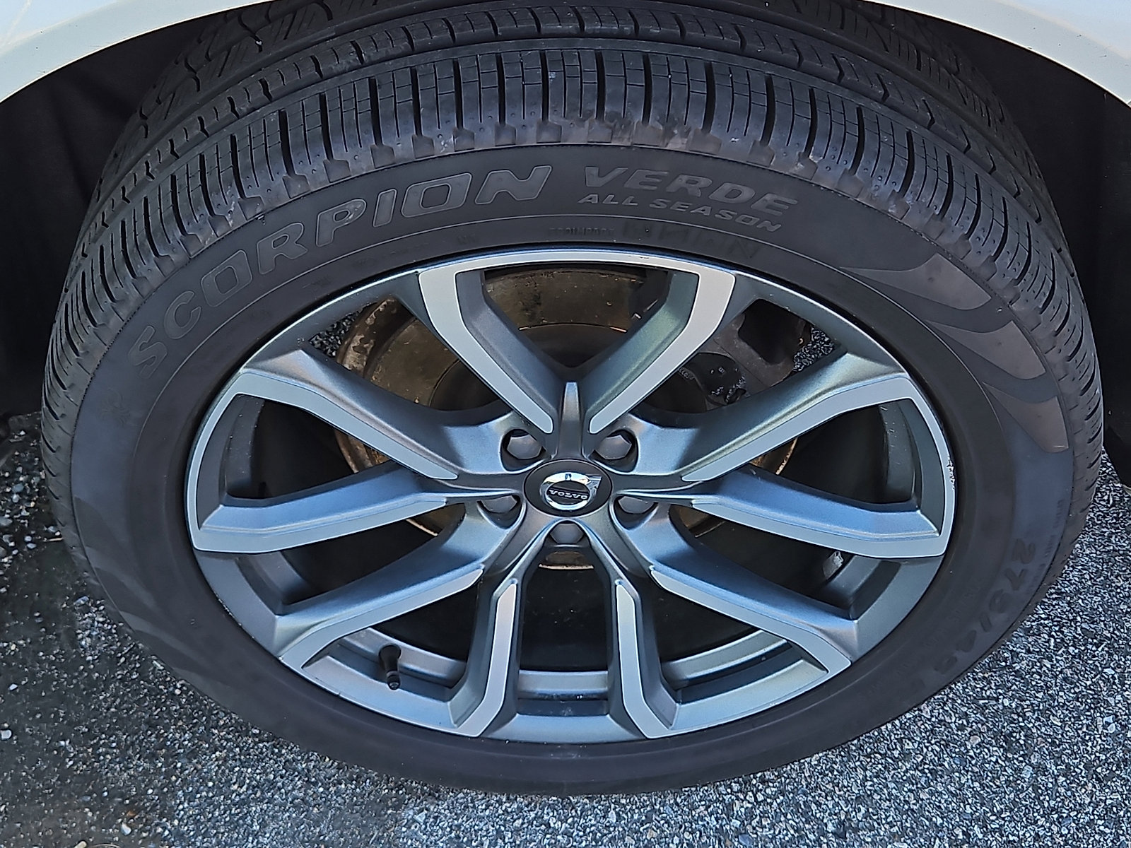 Used 2018 Volvo XC90 T5 Momentum w/ Protection Package image 10
