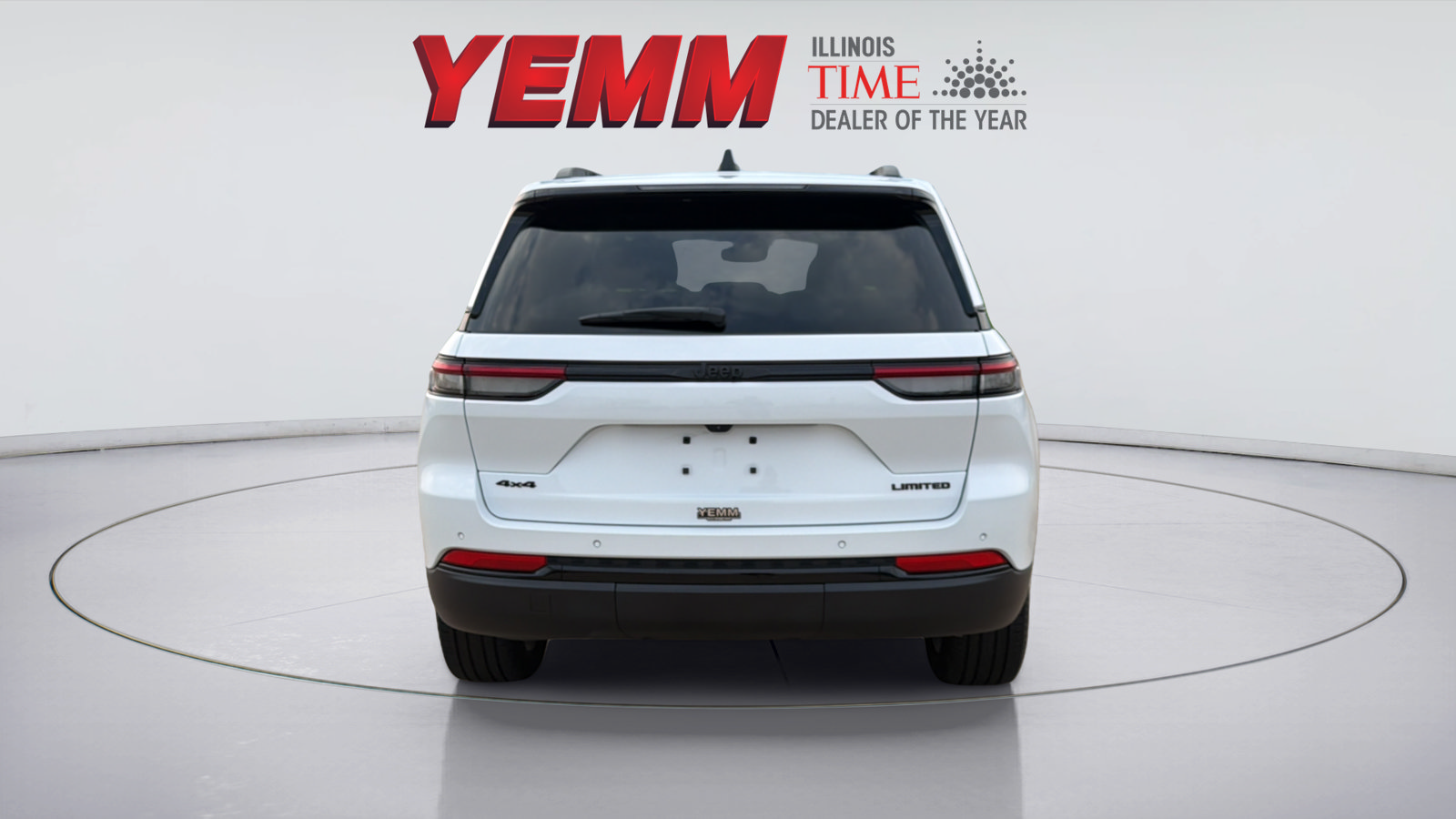 Used 2024 Jeep Grand Cherokee Limited w/ Black Appearance Package AWD/4WD image 11