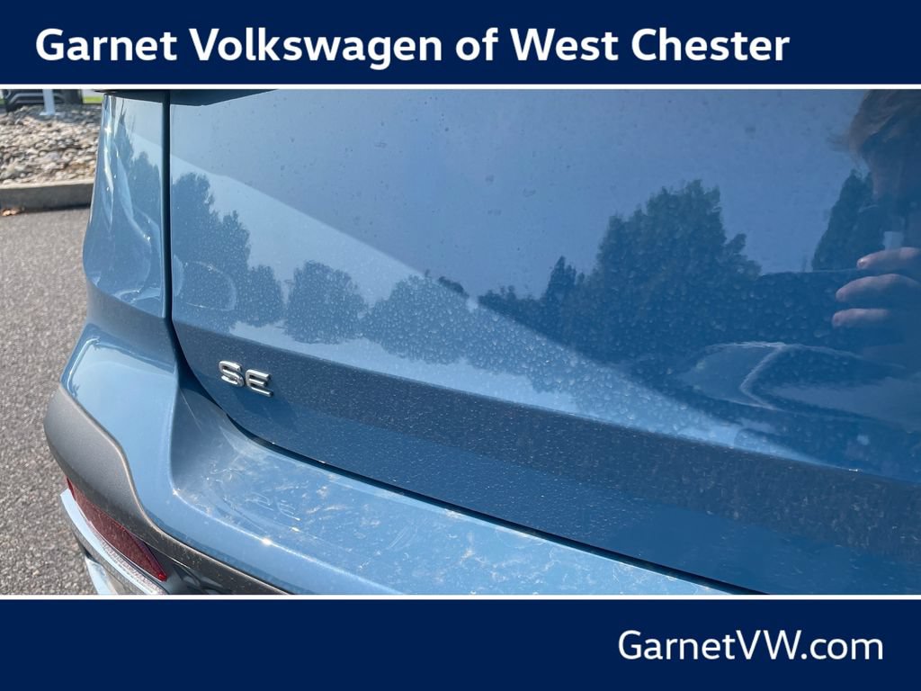 Certified 2025 Volkswagen Taos SE w/ Panoramic Sunroof Package AWD/4WD image 16