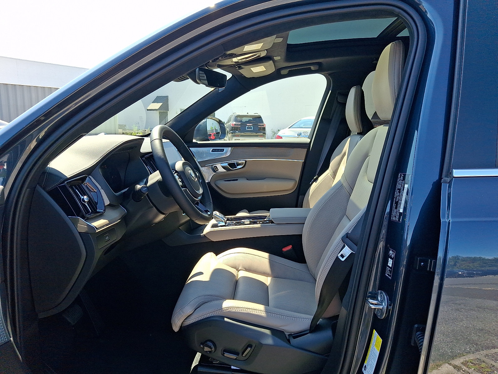 New 2027 Volvo XC90 B6 Ultra AWD/4WD image 11