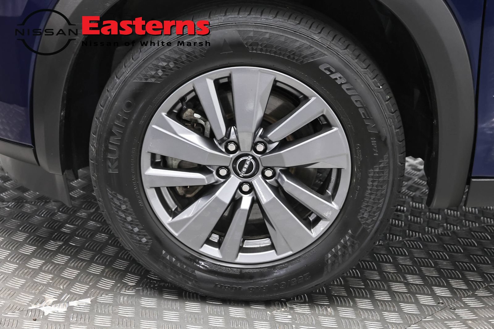 Used 2025 Nissan Pathfinder SV FWD image 32