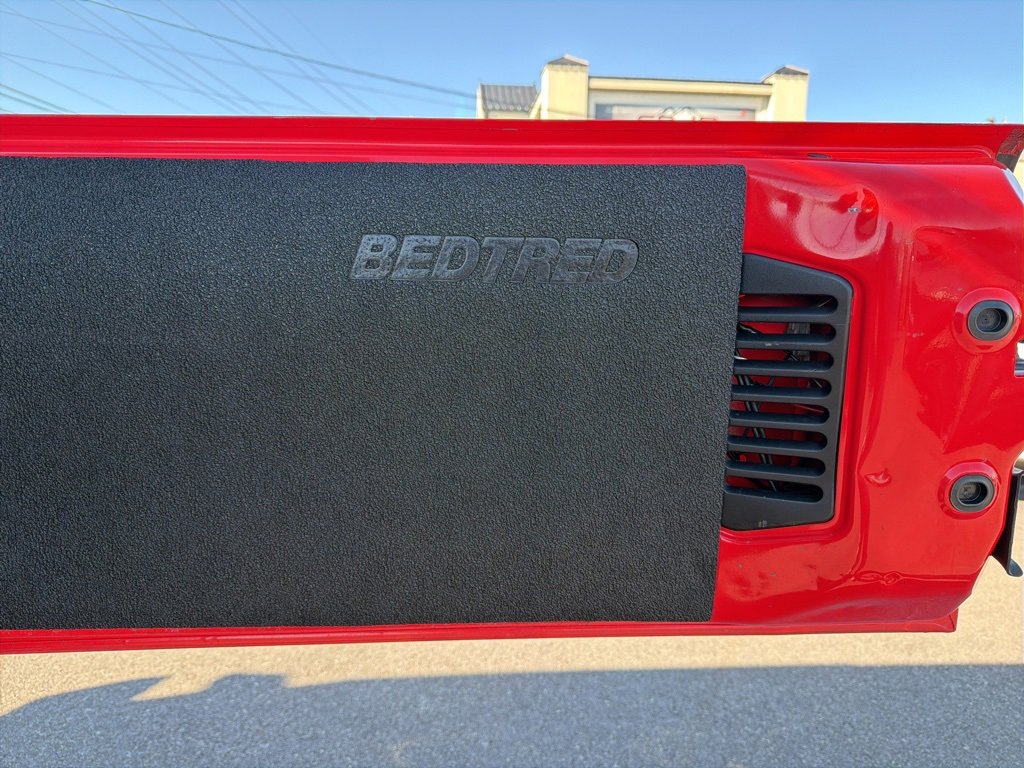 Used 2013 Jeep Wrangler Unlimited Sport image 9