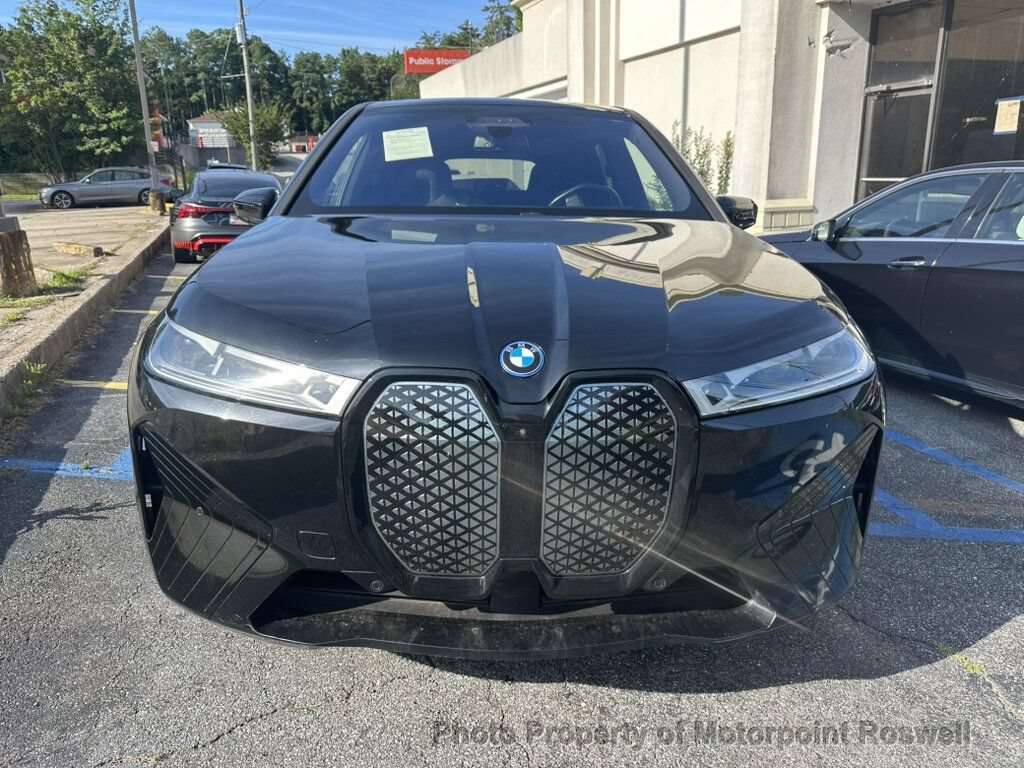 Used 2024 BMW iX xDrive50 w/ Premium Package AWD/4WD image 3