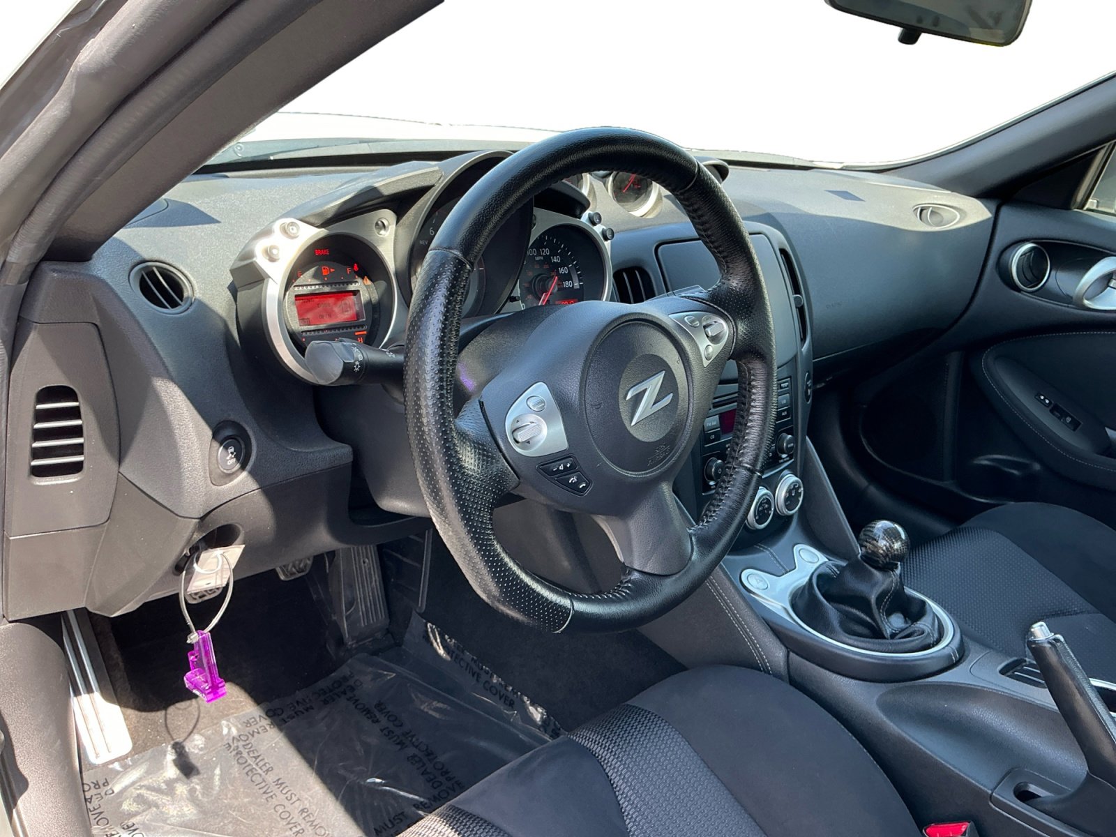 Used 2017 Nissan 370Z Coupe image 11