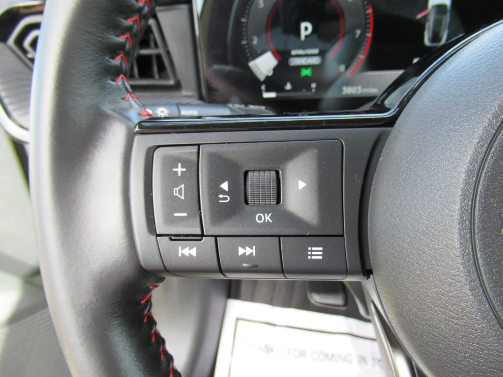 Used 2025 Nissan Kicks SR FWD image 23