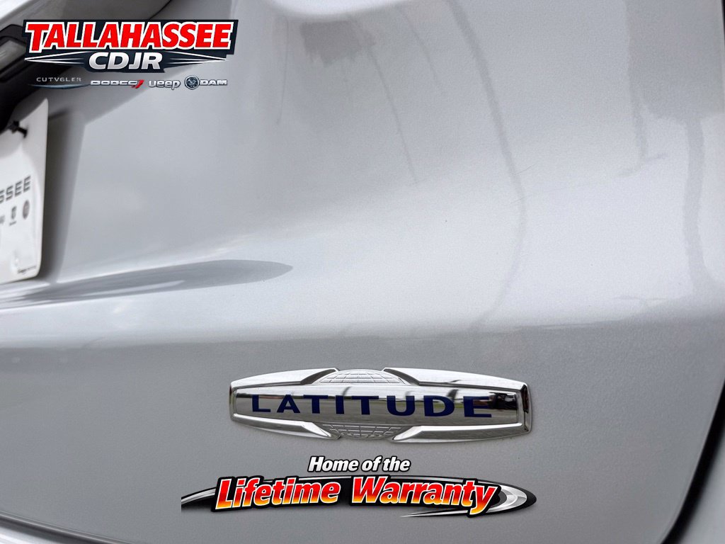 Used 2025 Jeep Compass Latitude AWD/4WD image 8