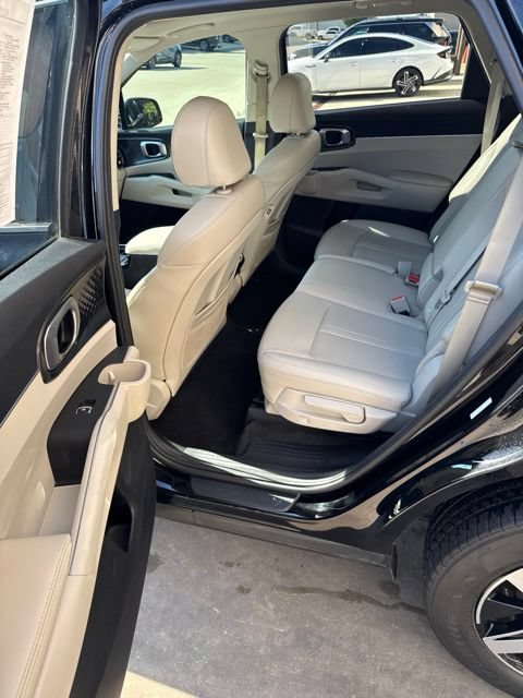 Used 2023 Kia Sorento S w/ Panoramic Sunroof Package FWD image 11