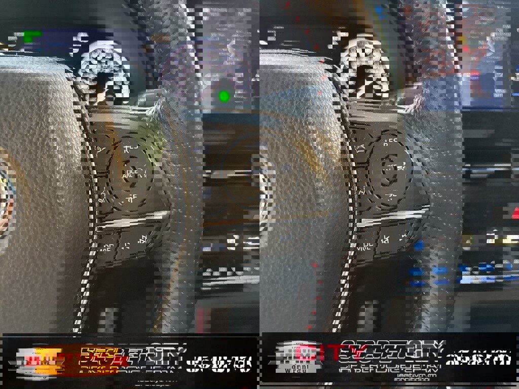 Used 2021 Toyota Avalon TRD image 34