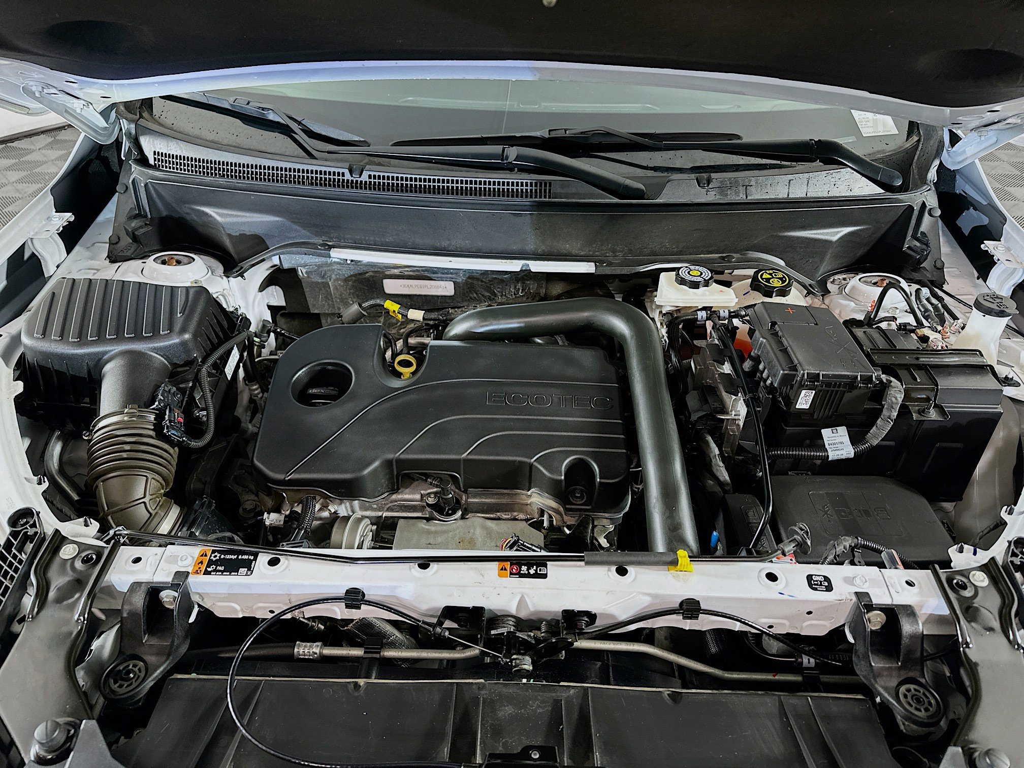 Used 2023 GMC Terrain SLT image 33