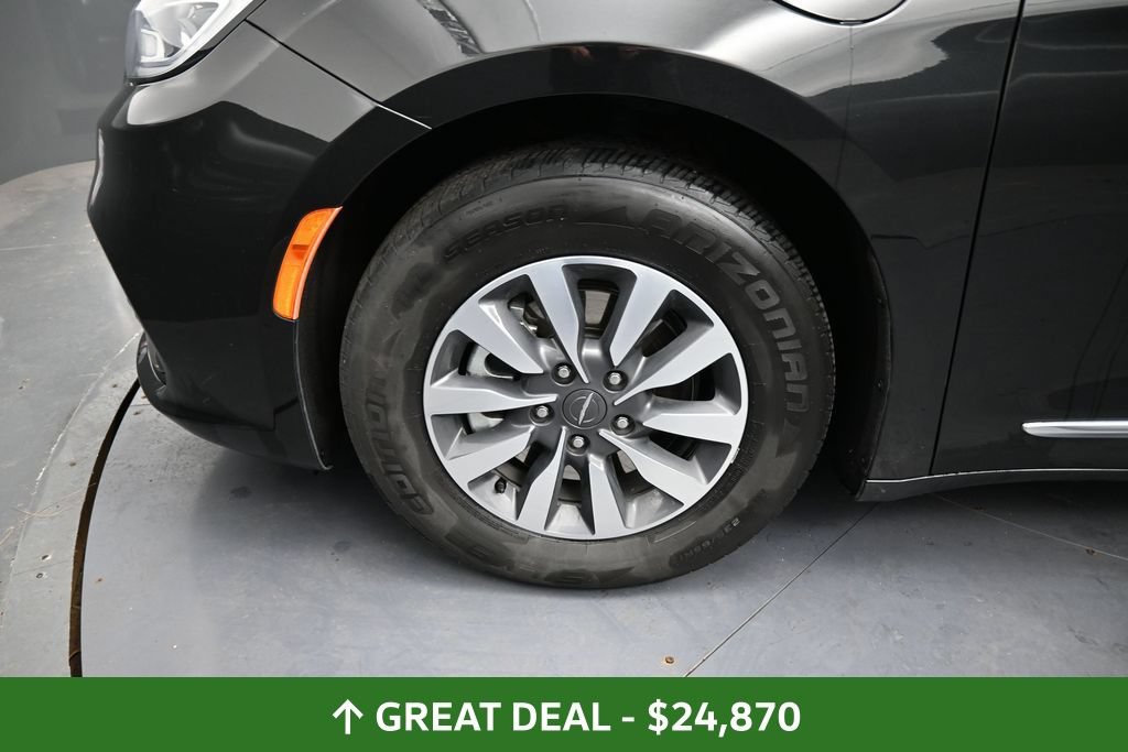 Used 2023 Chrysler Pacifica Limited FWD image 15