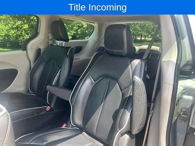 Used 2023 Chrysler Pacifica Limited FWD image 11