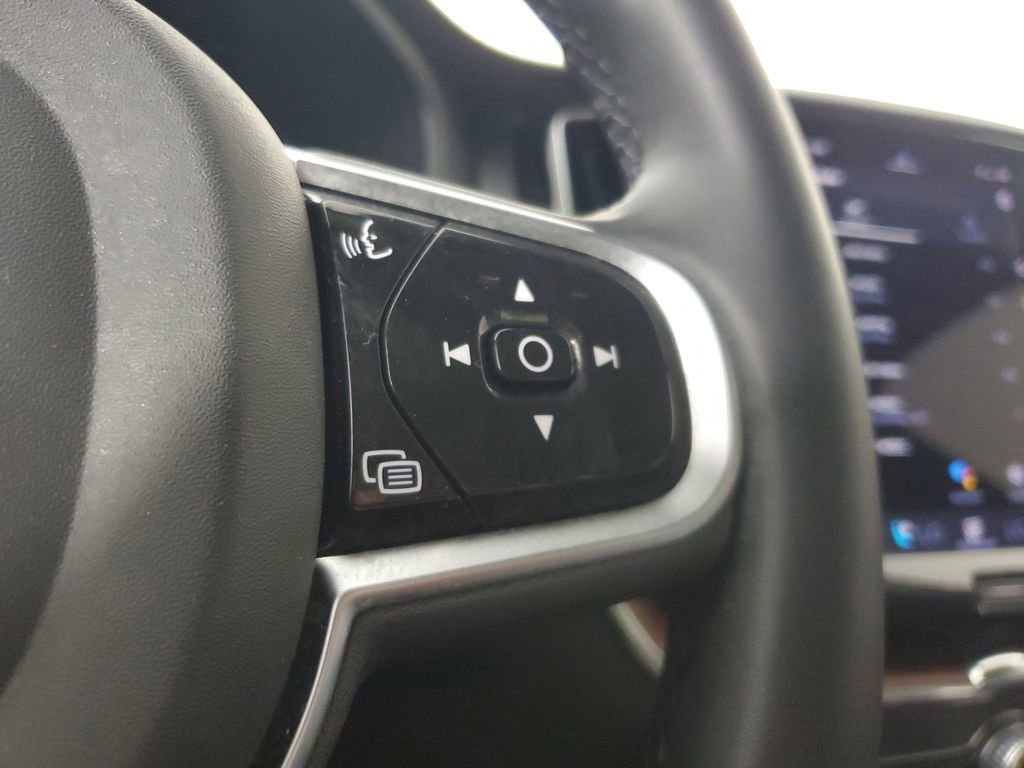 Used 2023 Volvo XC60 B5 Ultimate w/ Climate Package FWD image 26