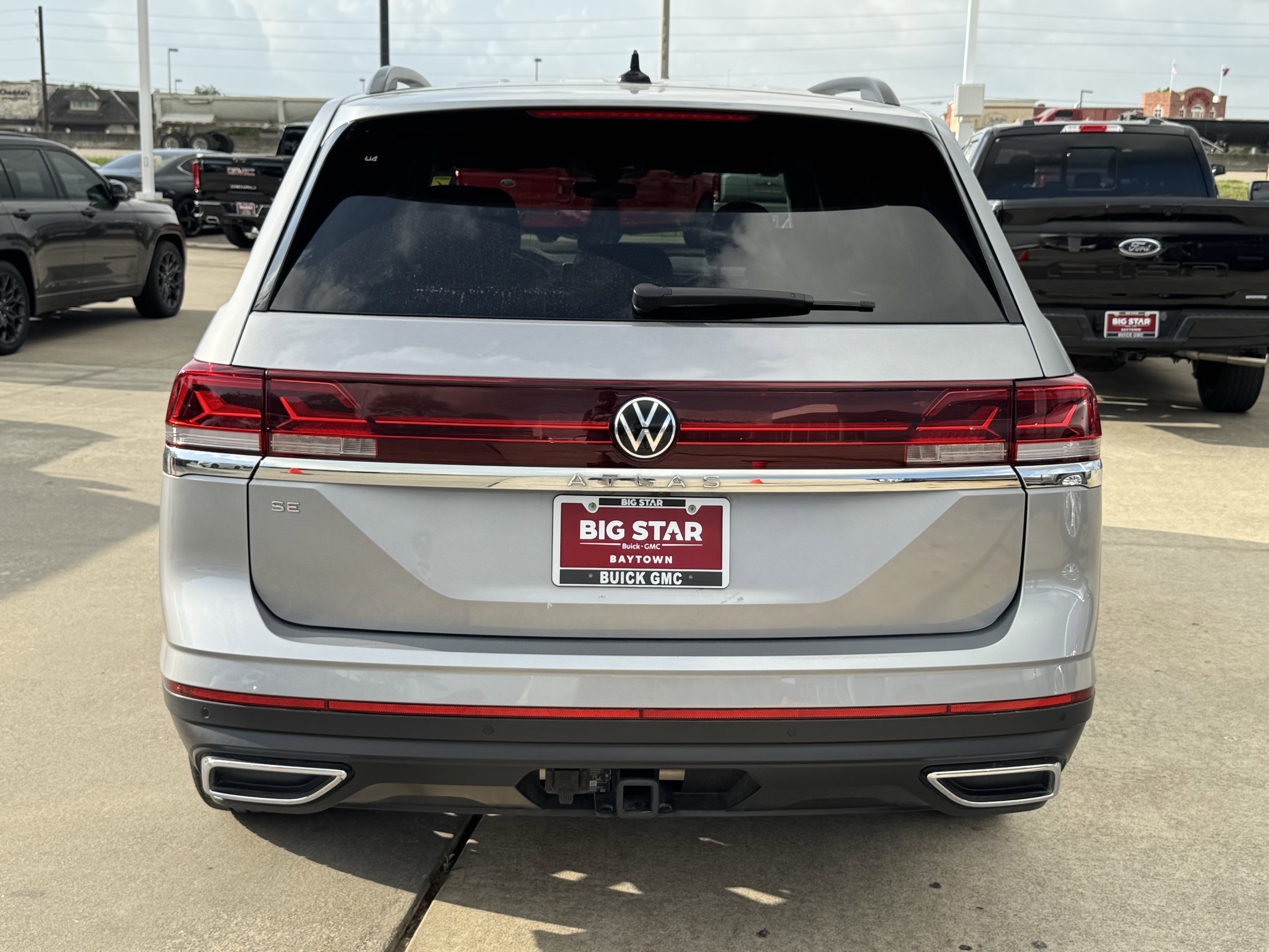 Used 2025 Volkswagen Atlas SE FWD image 9