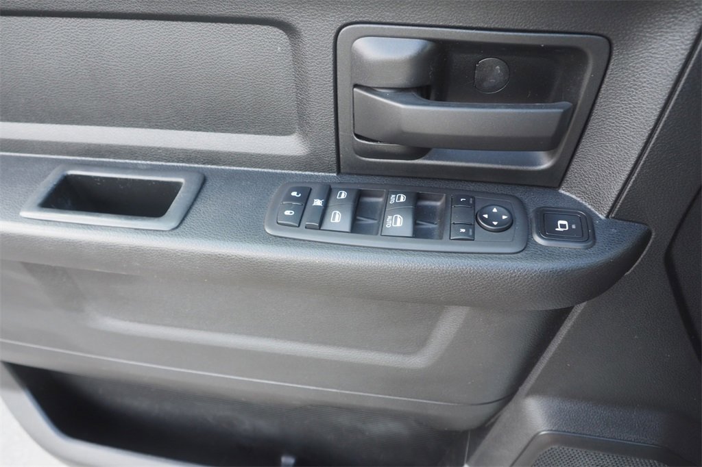 Used 2024 RAM 2500 Tradesman w/ Chrome Appearance Group image 16