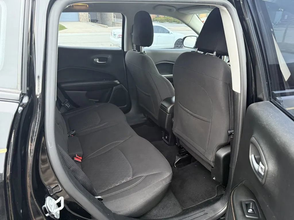 Used 2017 Jeep Compass Sport image 15