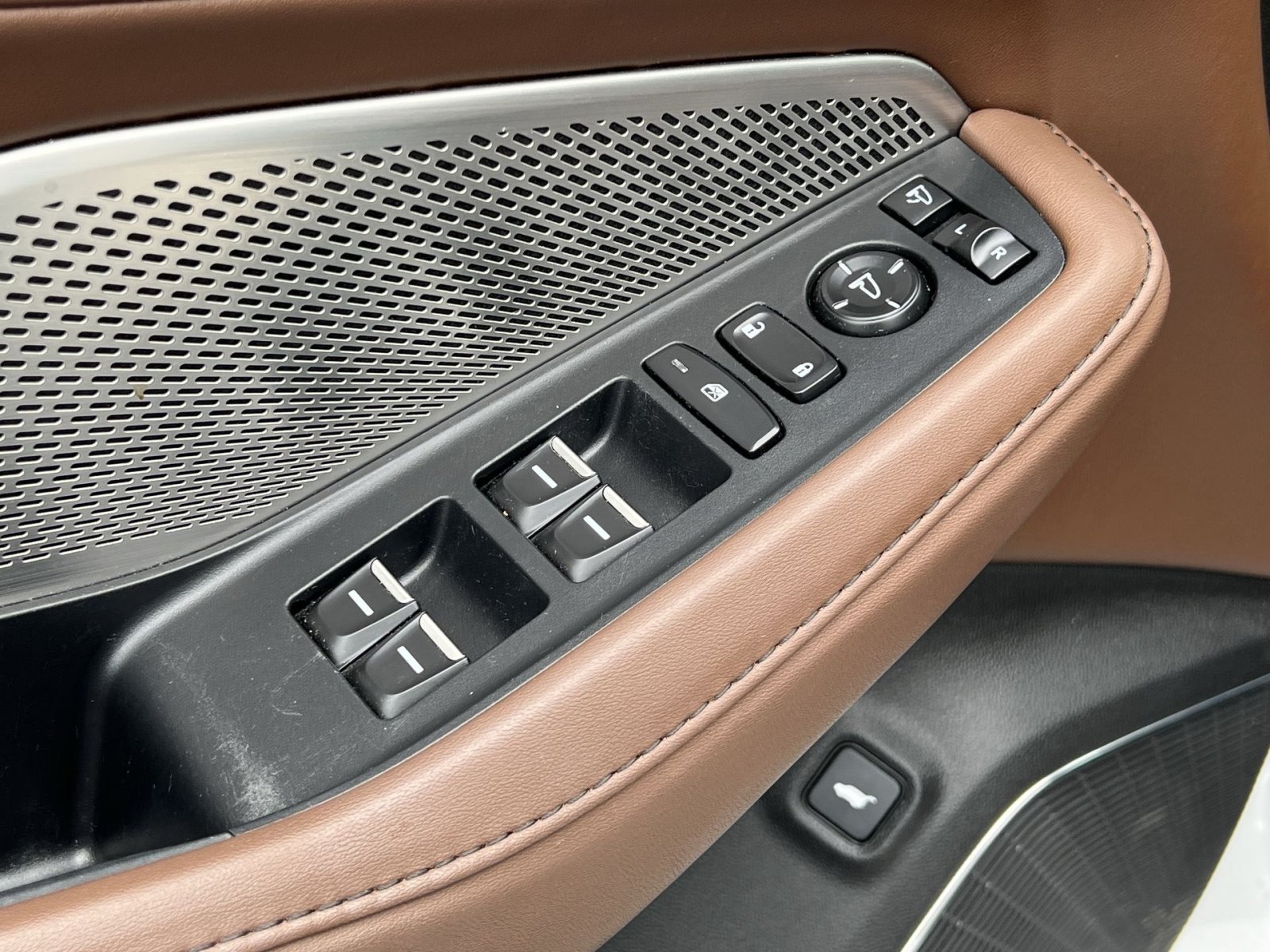 Certified 2022 Acura MDX SH-AWD w/ Technology Package image 16