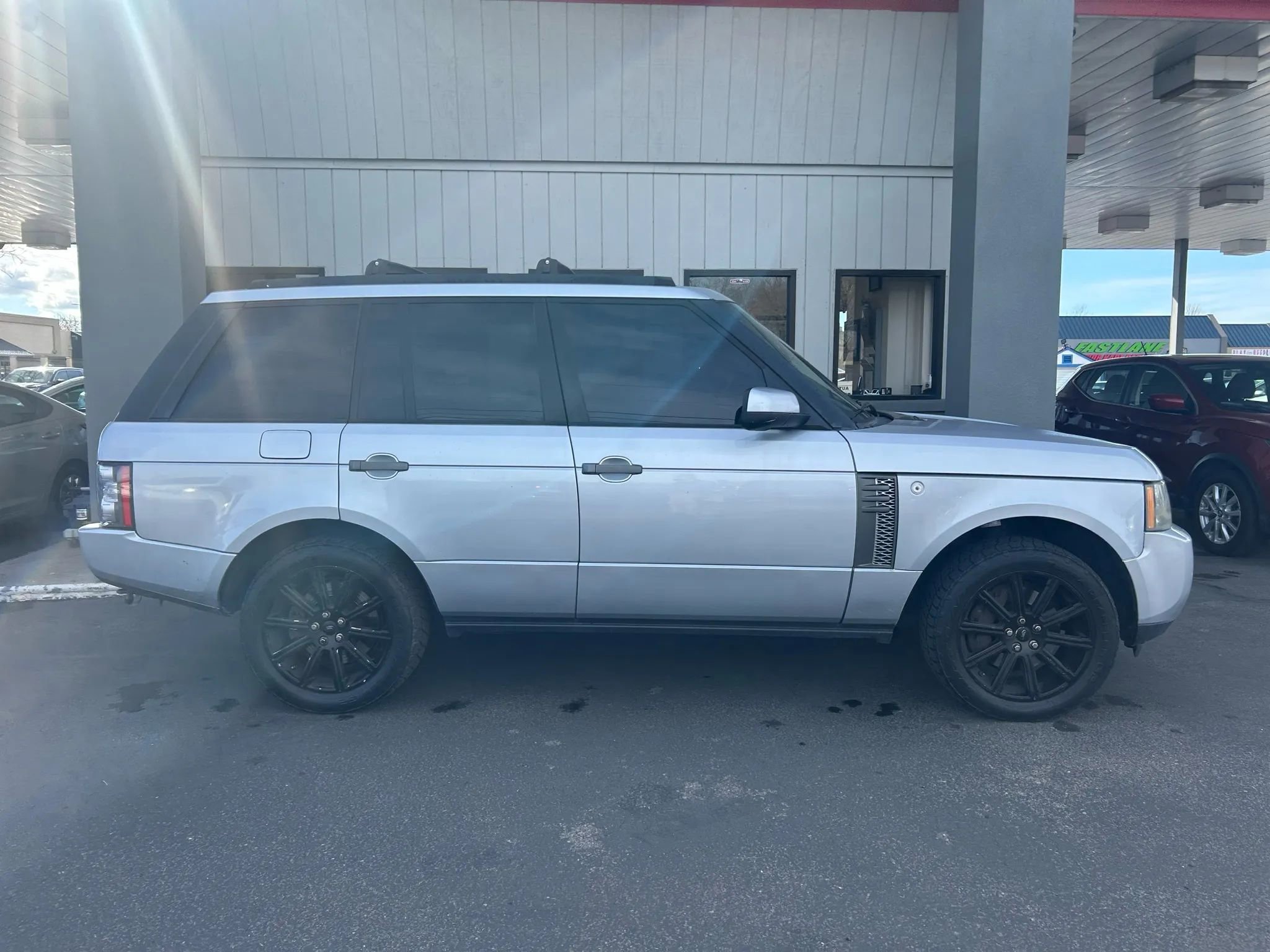 Used 2010 Land Rover Range Rover Supercharged image 31