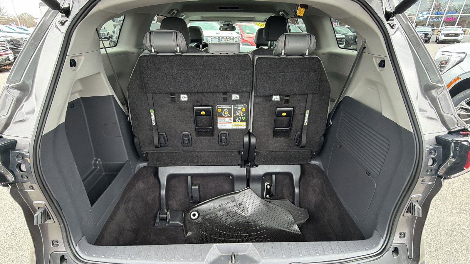 Used 2024 Toyota Sienna XLE w/ XLE Plus Package image 11