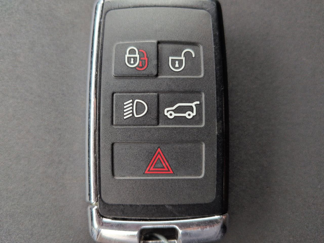 Used 2023 Land Rover Defender 110 X-Dynamic SE image 31