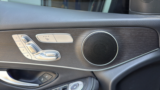 Used 2022 Mercedes-Benz GLC 300 4MATIC image 12