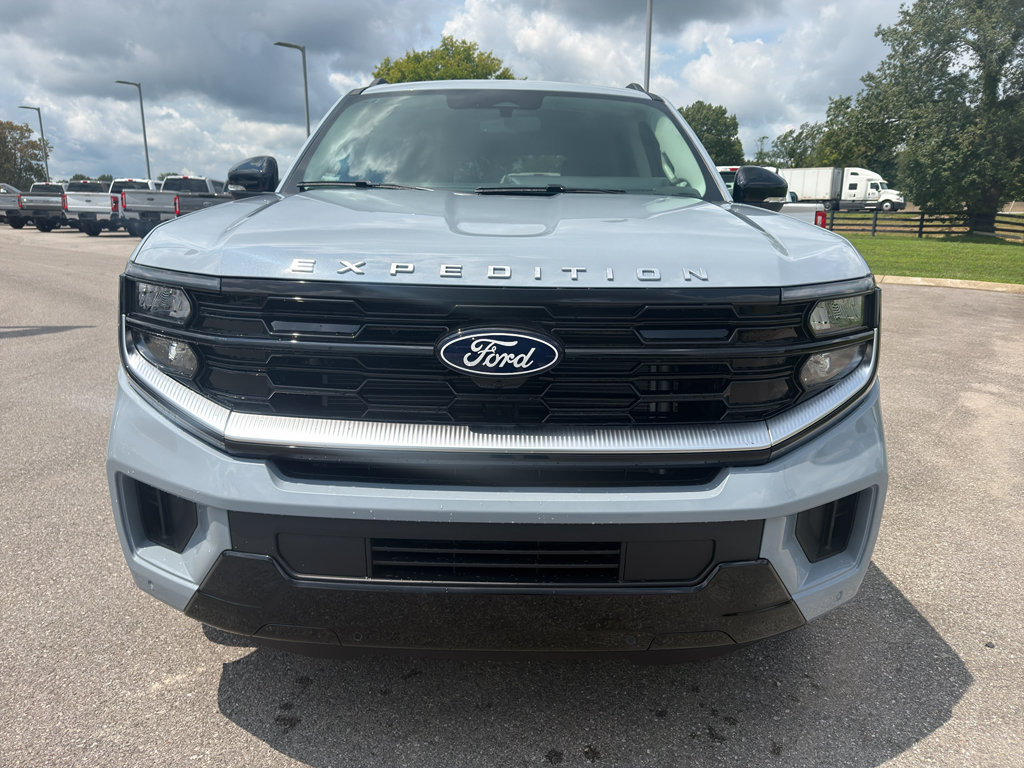 New 2027 Ford Expedition Platinum w/ Driver's Package AWD/4WD image 2