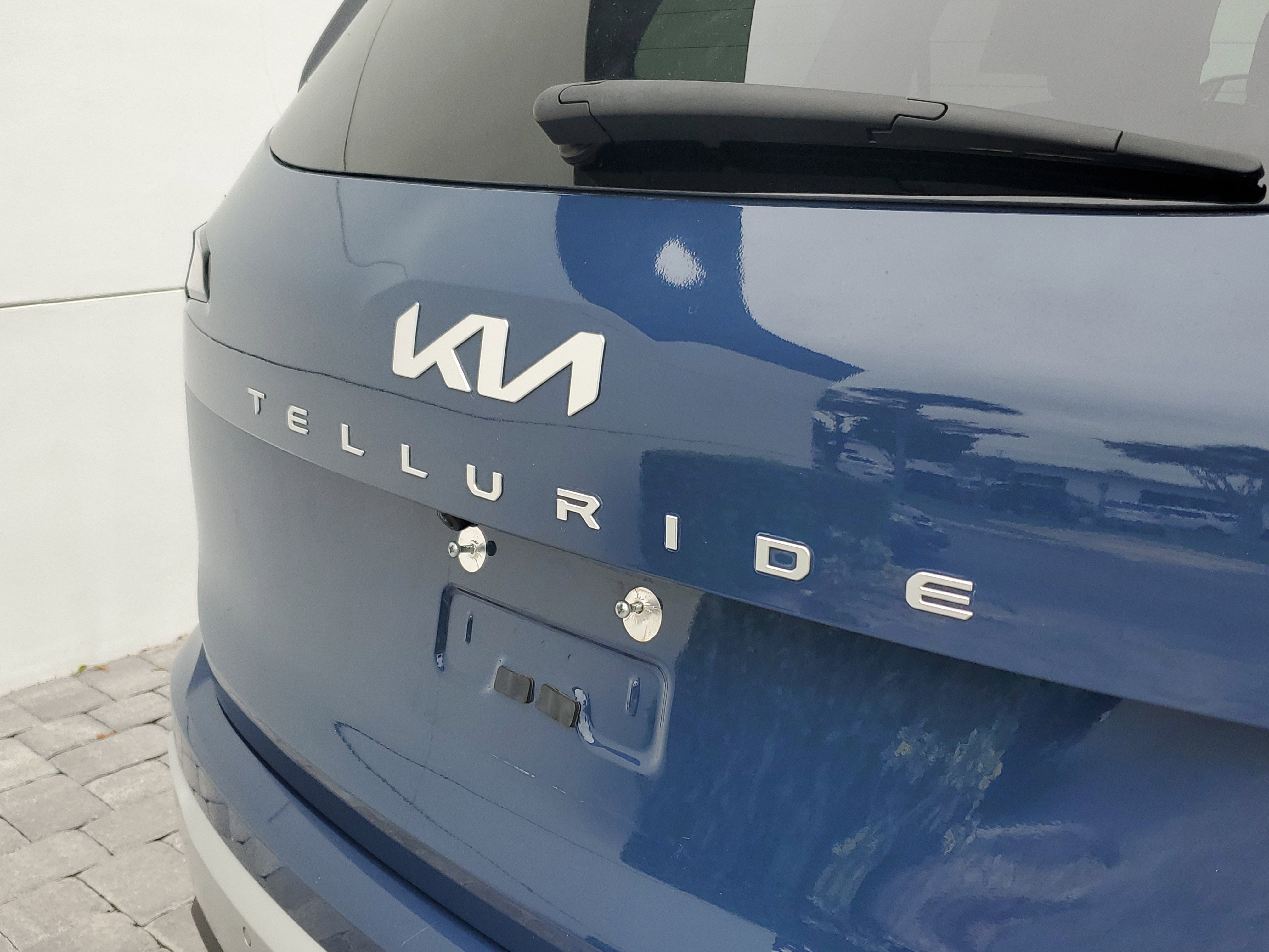 Used 2024 Kia Telluride SX Prestige w/ Towing Package image 9