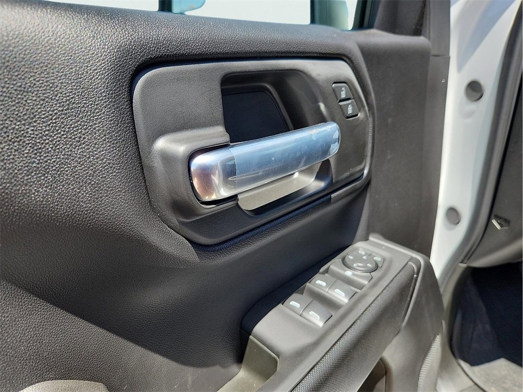 New 2026 Chevrolet Silverado 1500 Custom w/ Turbomax Blackout Package image 15