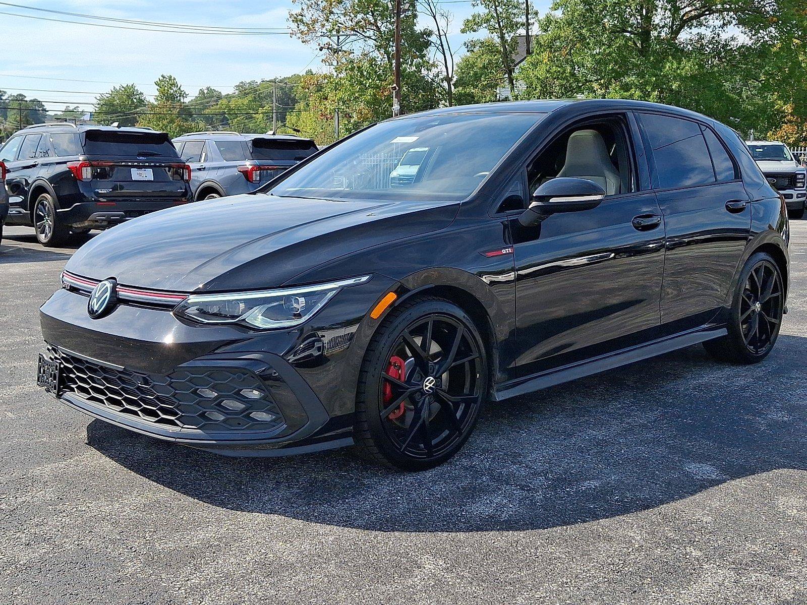 Used 2024 Volkswagen GTI SE FWD image 3