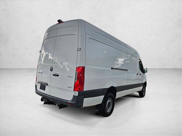 Used 2024 Mercedes-Benz Sprinter 2500 image 4