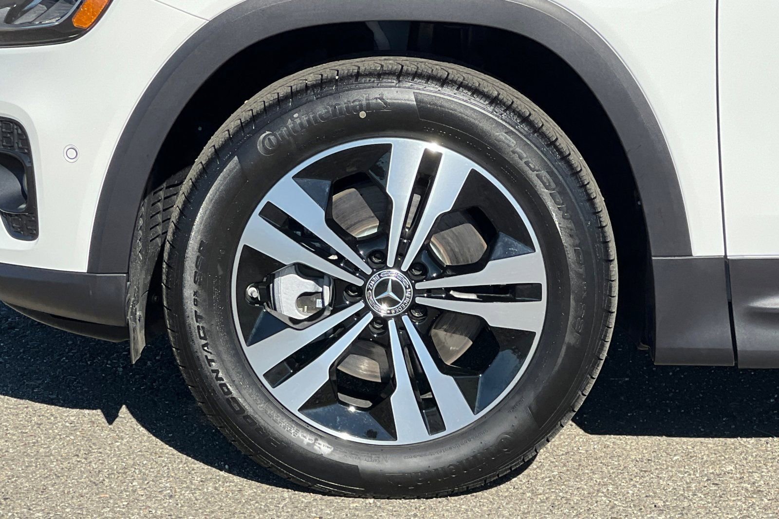 New 2025 Mercedes-Benz GLB 250 4MATIC image 11