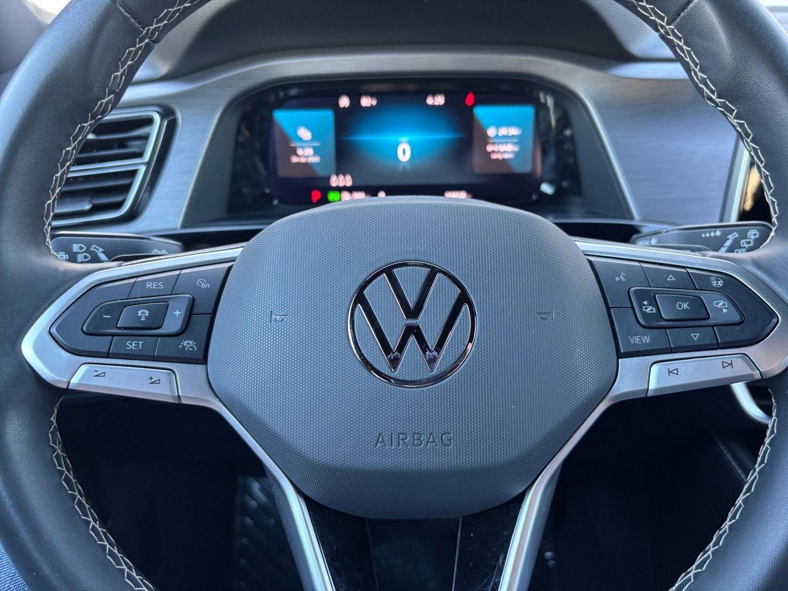 Used 2024 Volkswagen Atlas Cross Sport SE image 28