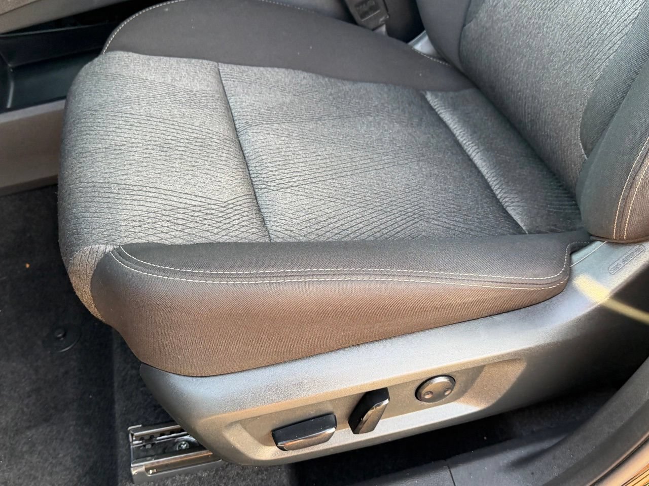 Certified 2024 Nissan Rogue SV FWD image 30