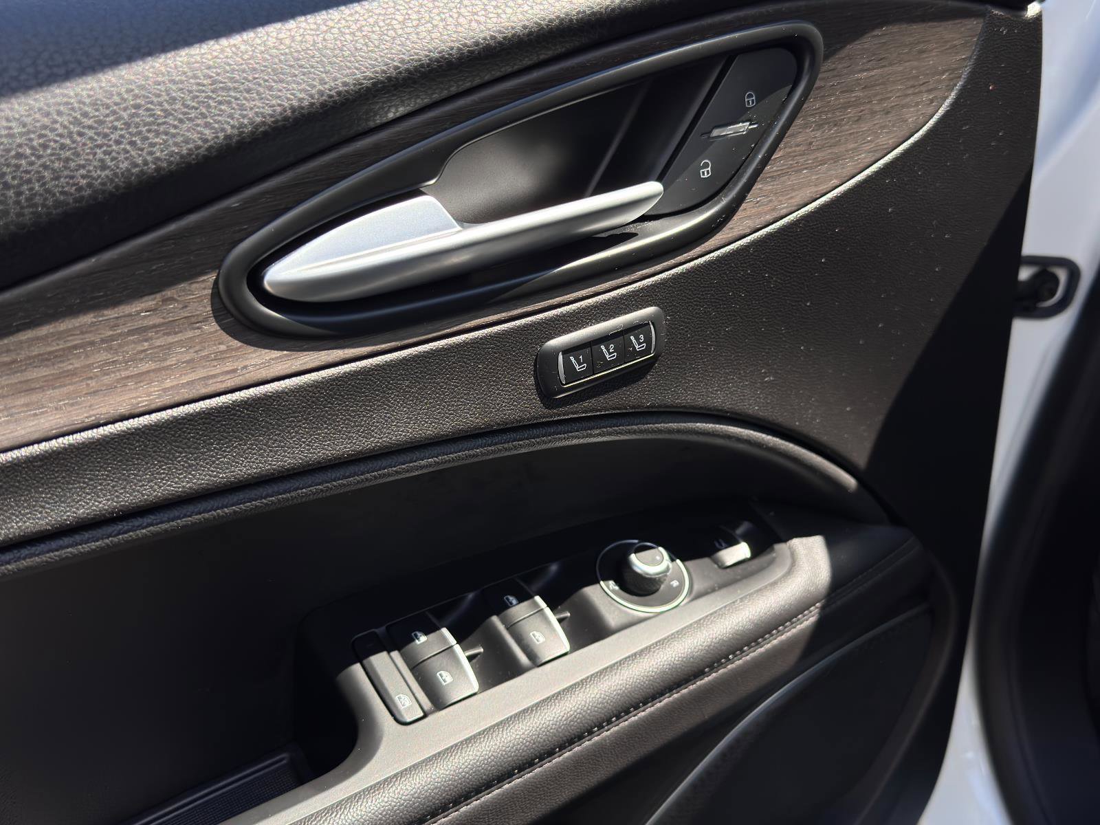 Used 2022 Alfa Romeo Stelvio Ti image 11