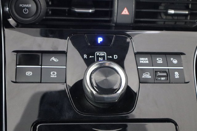 Used 2023 Subaru Solterra AWD image 33