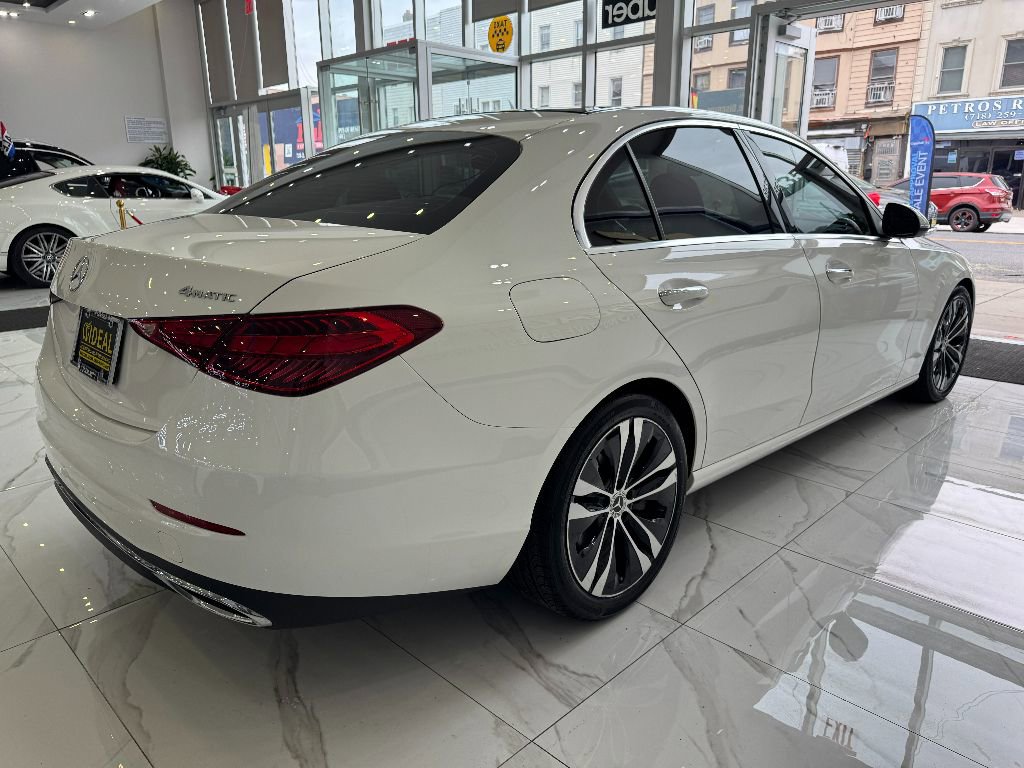 Used 2022 Mercedes-Benz C 300 4MATIC Sedan image 4