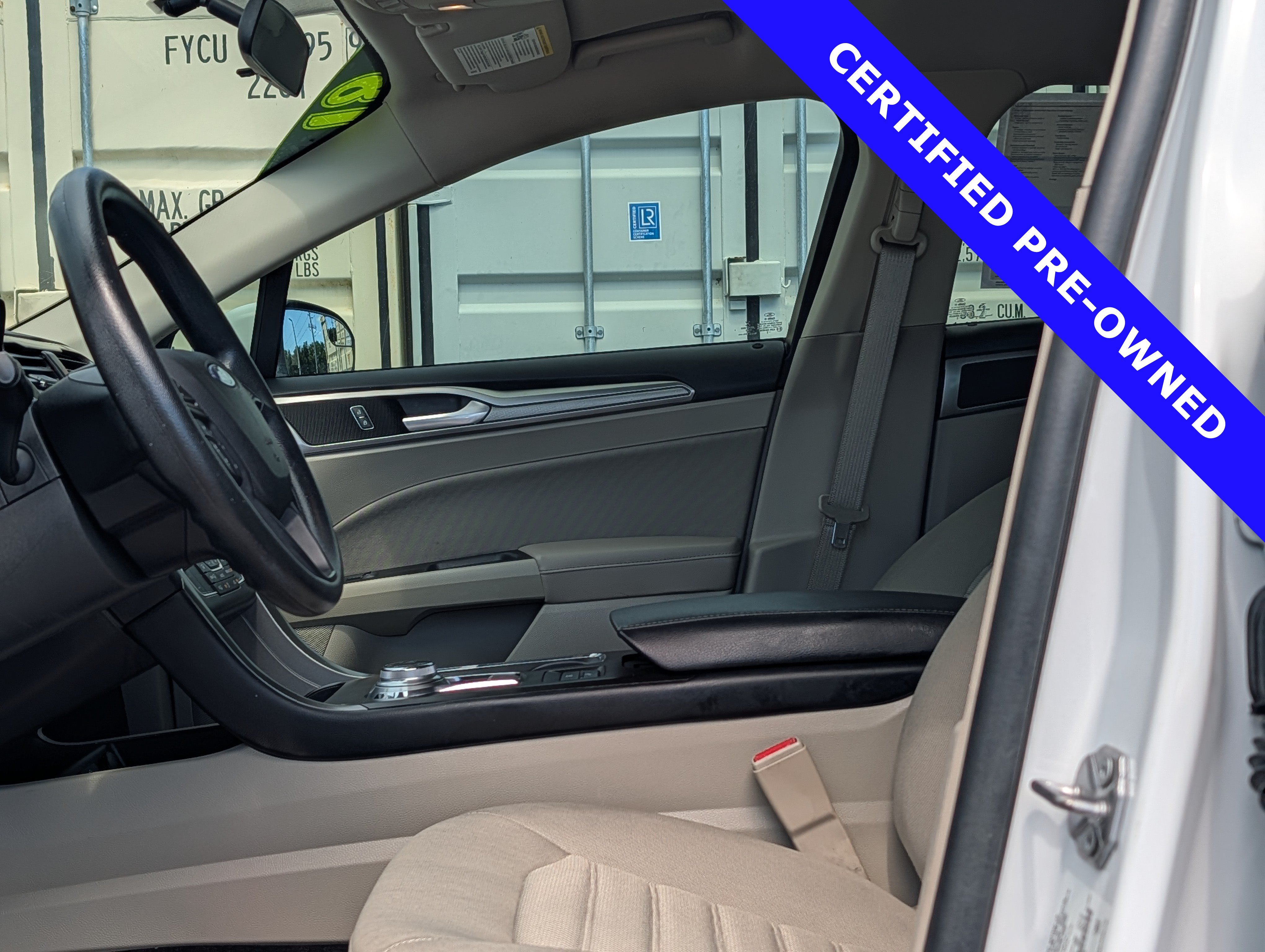 Certified 2018 Ford Fusion SE FWD image 19