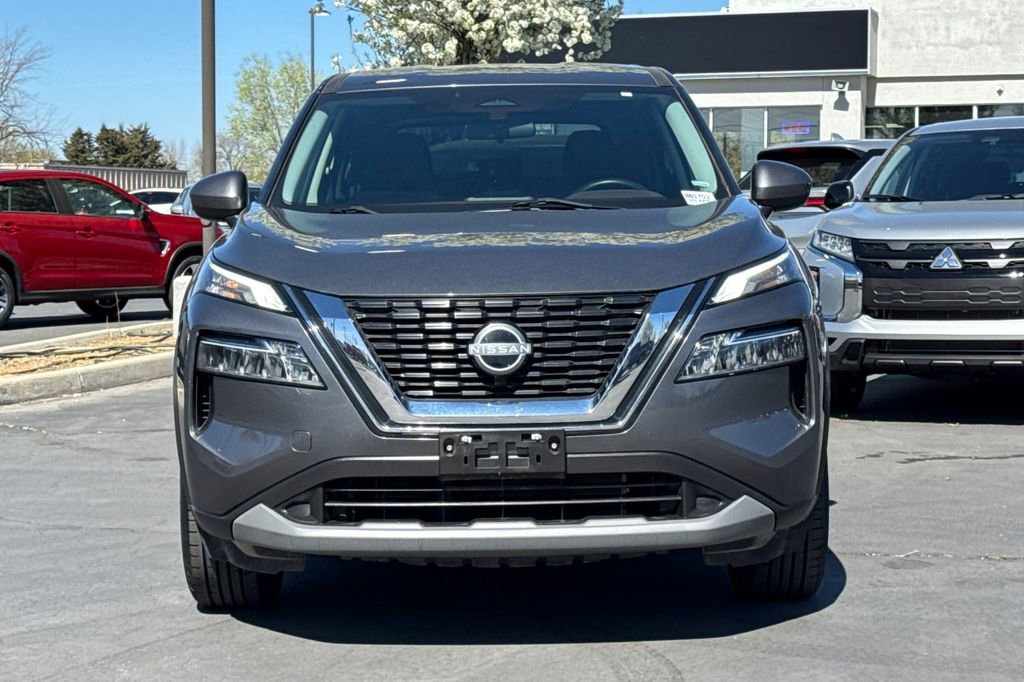 Used 2023 Nissan Rogue SV image 9