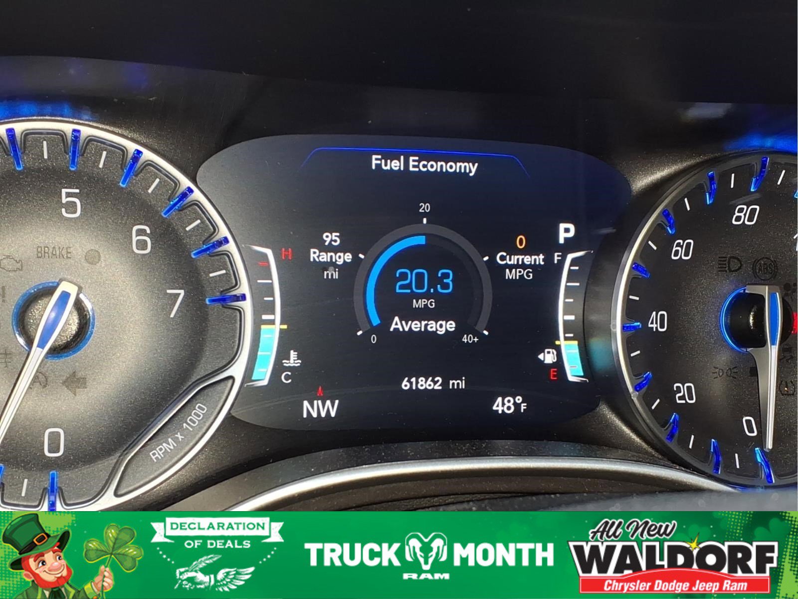 Used 2023 Chrysler Pacifica Touring-L image 17