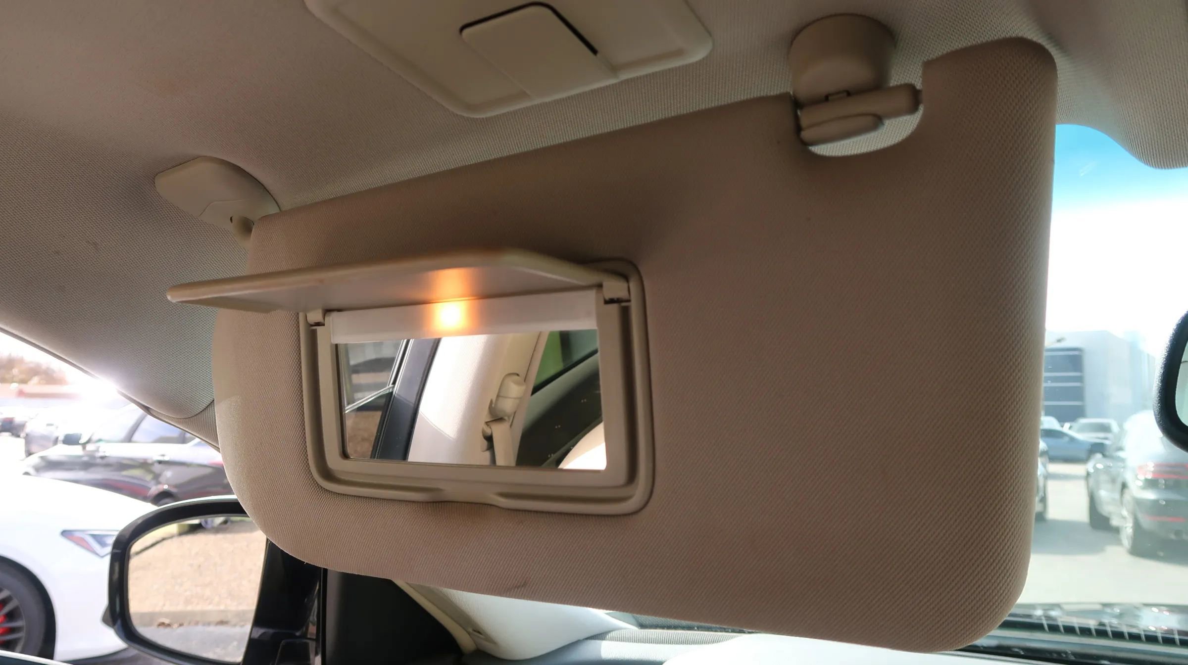 Used 2017 INFINITI QX70 3.7 w/ Premium Package image 38