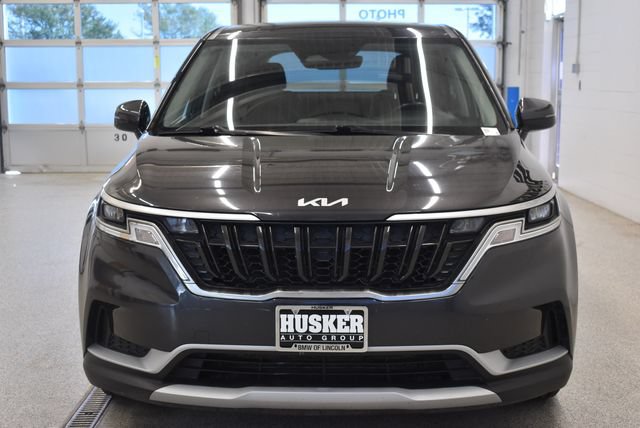 Used 2024 Kia Carnival LX FWD image 3