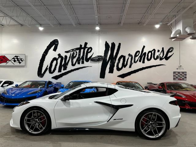 Used 2025 Chevrolet Corvette Z06 image 2