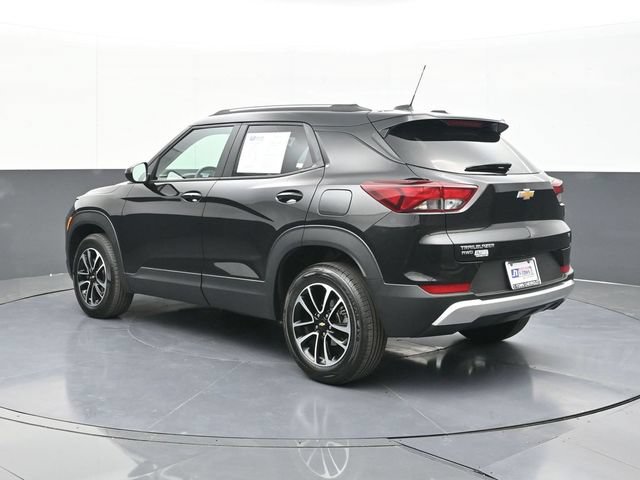 Used 2025 Chevrolet TrailBlazer LT AWD/4WD image 9